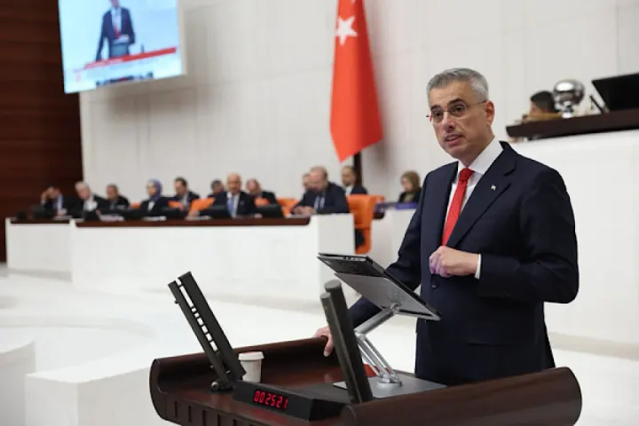 Sağlık Bakanı Memişoğlu Eczacı Çözüm Kongresi’nde: Sektör Temsilcileriyle Bir Araya Geldi