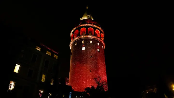 Galata Kulesi Multipl Miyelom Farkındalığı İçin Kırmızıya Boyanacak