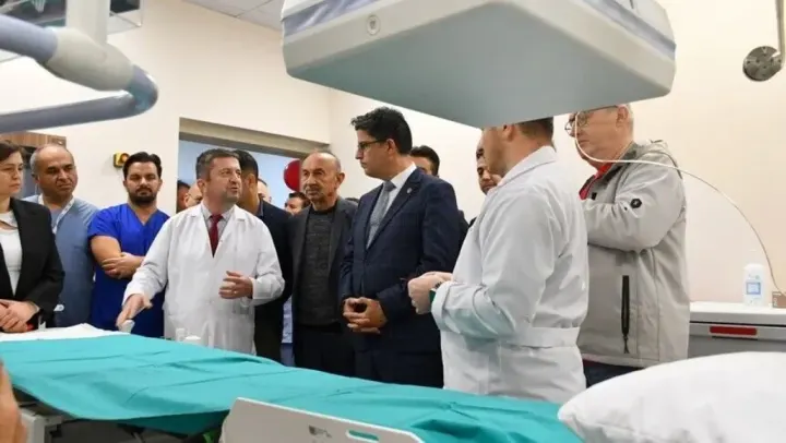 Üniversite Hastaneleri İleri Tıbbın Merkezi Oluyor: Robotik Cerrahiden Yapay Zekaya Yeni Uygulamalar