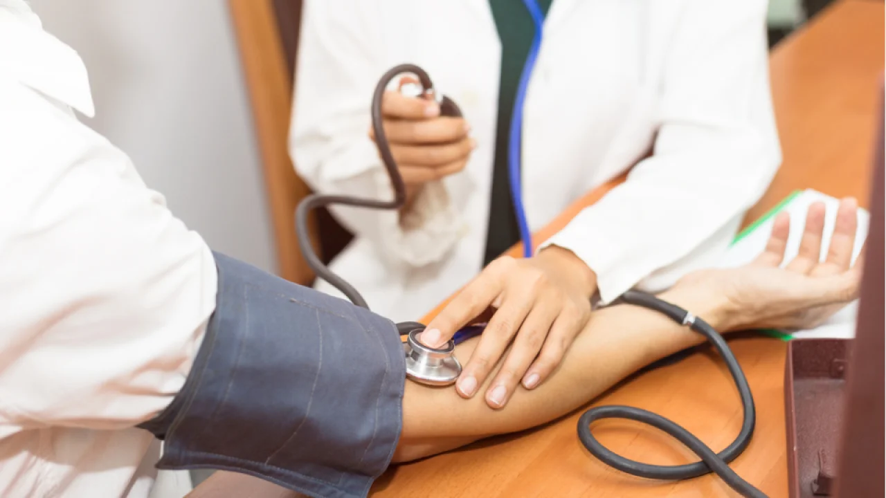 Uzman Uyardı: Hipertansiyon Belirti Vermeden İlerleyebiliyor, Düzenli Tansiyon Ölçümü Şart