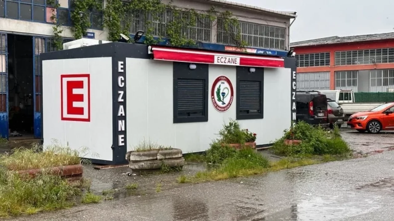 TEİS Başkanı Nurten Saydan: “Depremin Üzerinden 3 Yıl Geçti, Eczaneler Hâlâ Konteynerde Hizmet Veriyor”