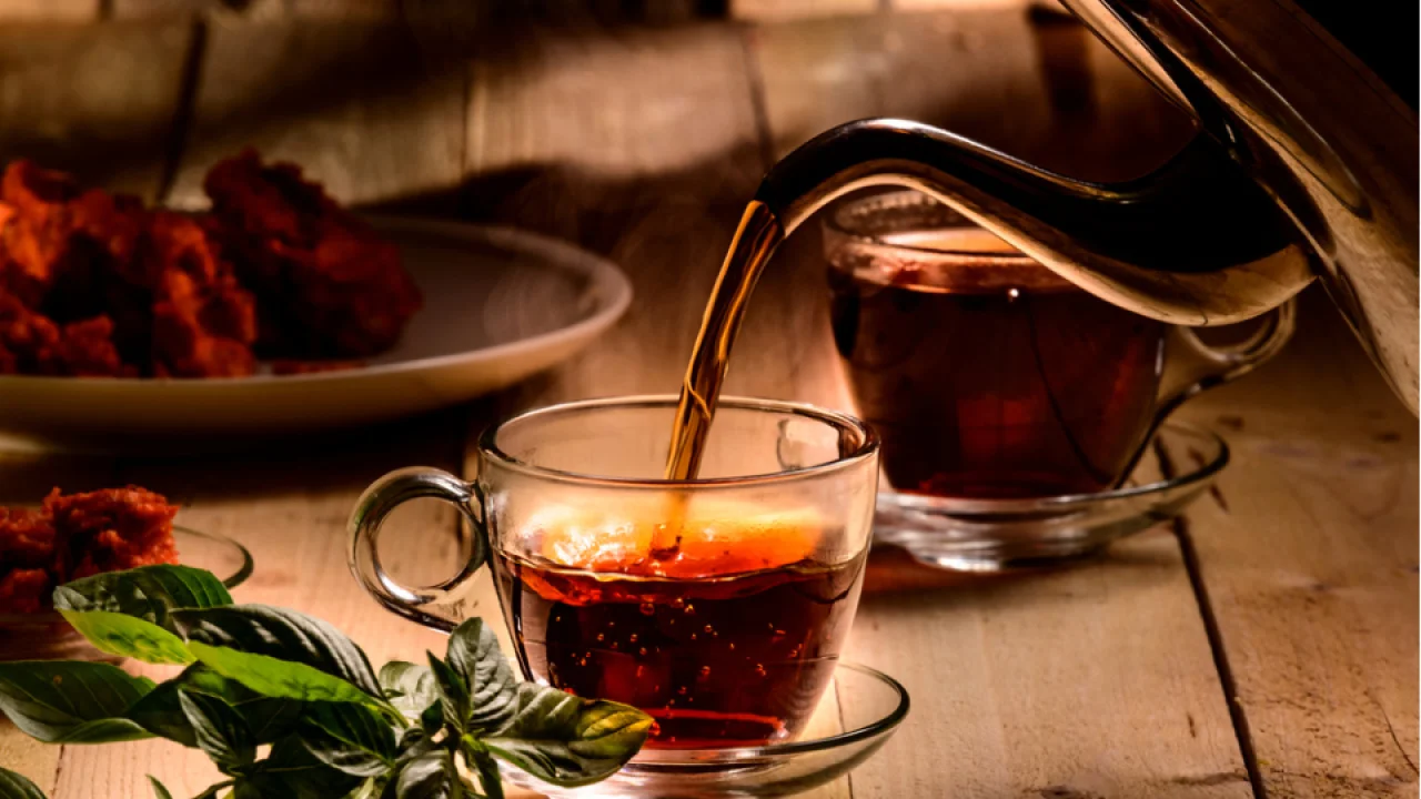 Sıcak Çay ve Beslenme Alışkanlıkları, Mide ve Yemek Borusu Kanseri Riskini Artırıyor