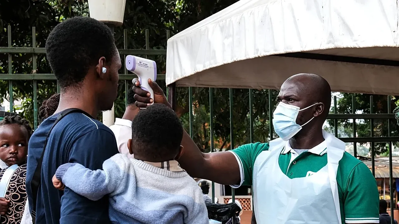 Dünya Sağlık Örgütü Alarm Verdi: Yeni Ebola Salgını Kontrolden Çıkabilir