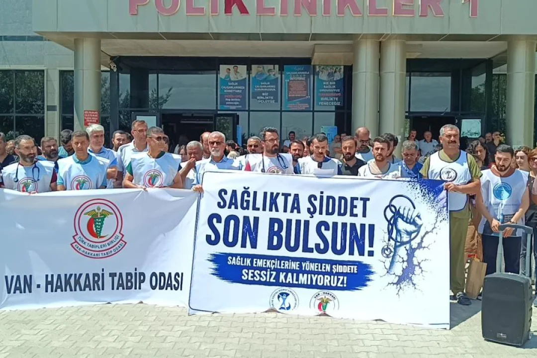 Van ve Hakkari'de Sağlık Emekçilerinden Şiddet Tepkisi: 