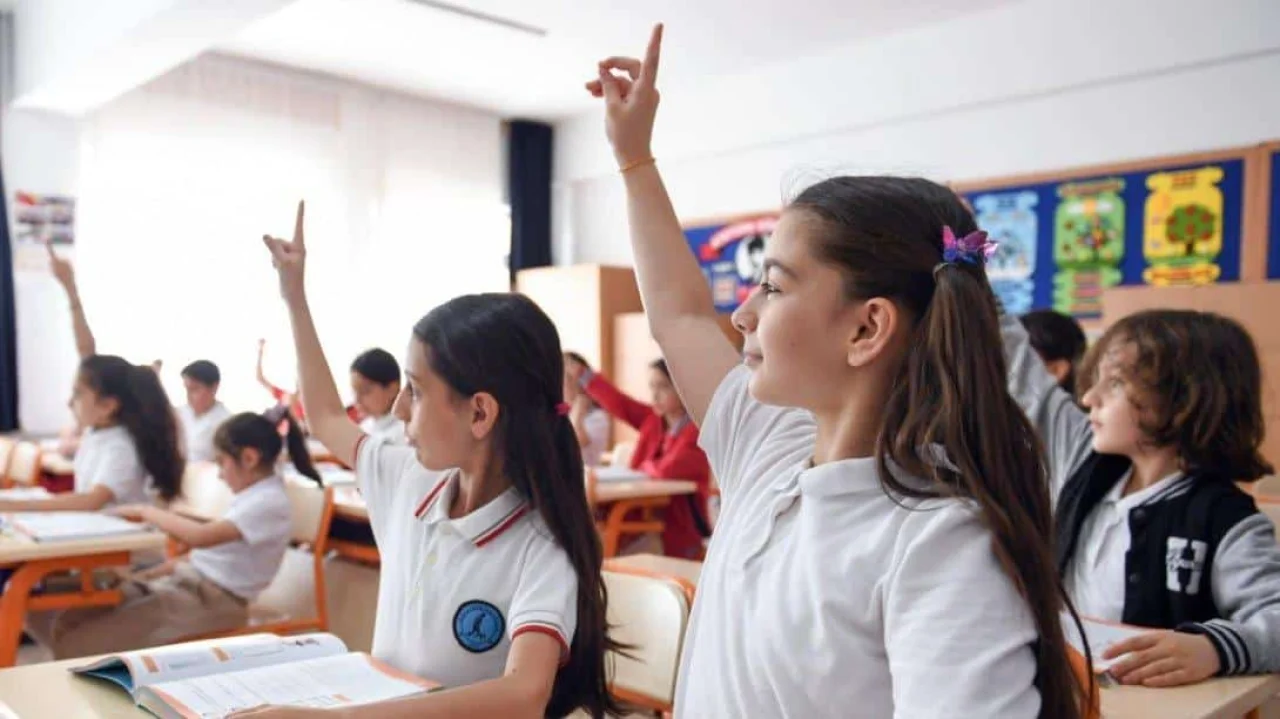 Okullar Açılmadan Önce Çocuklara Sağlık Kontrolü Uyarısı