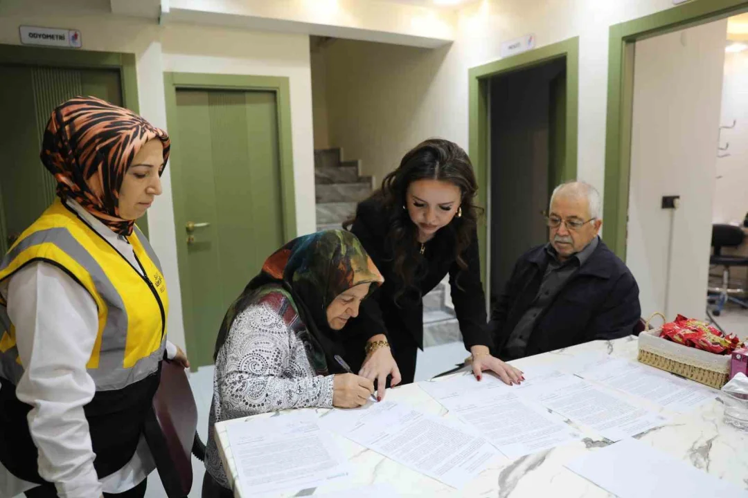 41 Yıllık Evliliklere Ücretsiz Sağlık Taraması: Başvurular ALO 153'ten