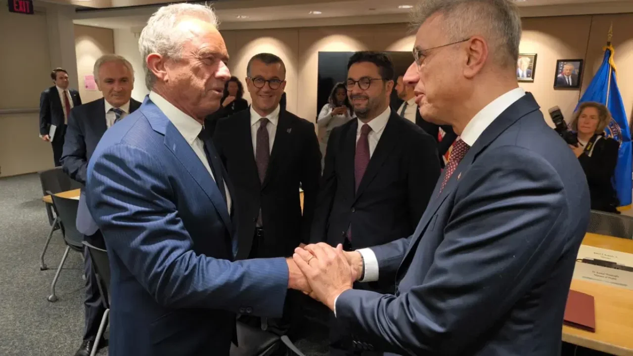 Sağlık Bakanı Memişoğlu ABD’li Mevkidaşı Robert F. Kennedy Jr. ile Görüştü