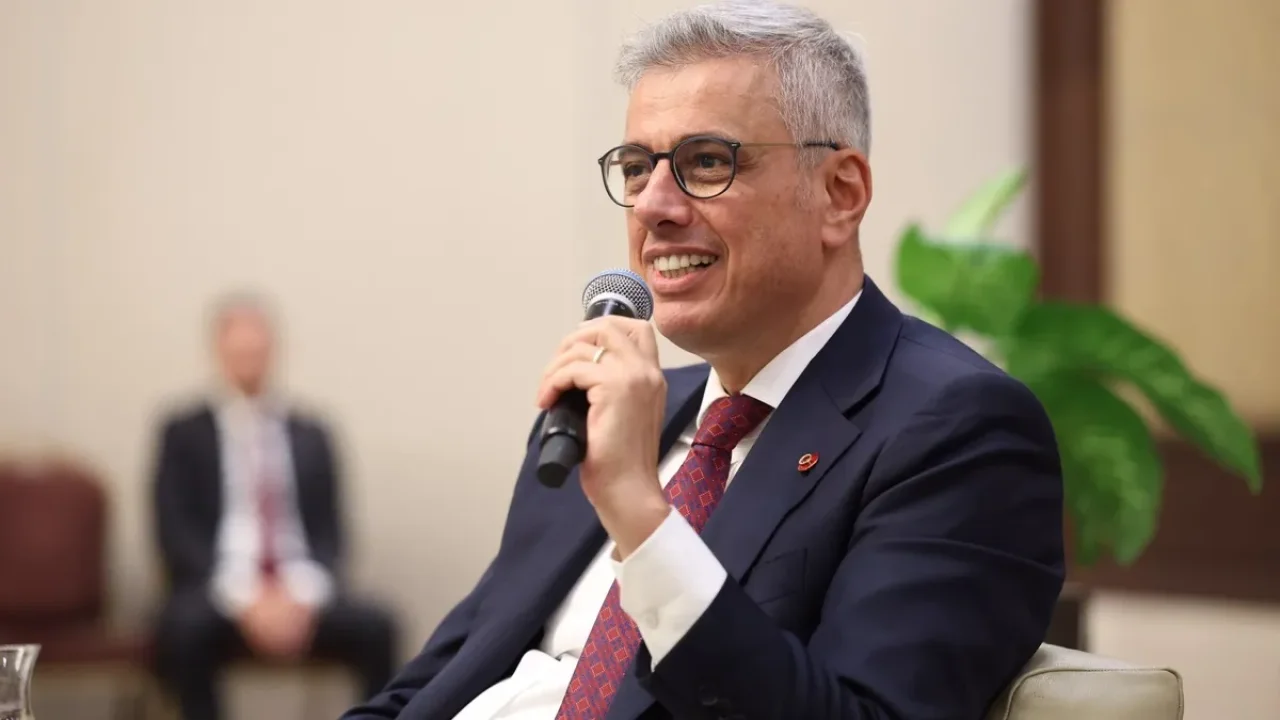 Bakan Memişoğlu 13. Sağlık Zirvesi'nde Sektör Temsilcileriyle Buluştu